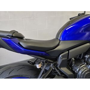 YAMAHA MT-07 click to zoom image