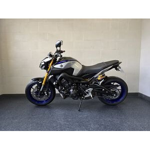 YAMAHA MT-09 SP click to zoom image