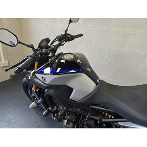 YAMAHA MT-09 SP click to zoom image