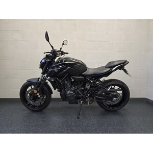 YAMAHA MT 07 click to zoom image
