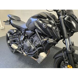 YAMAHA MT 07 click to zoom image