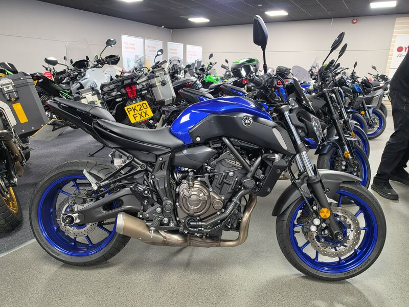 YAMAHA MT-07 click to zoom image
