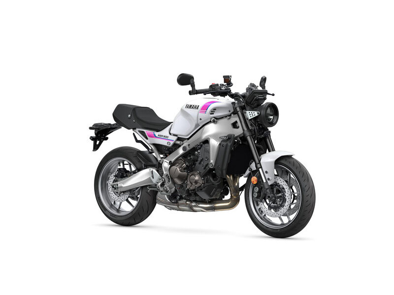 YAMAHA XSR 900 click to zoom image