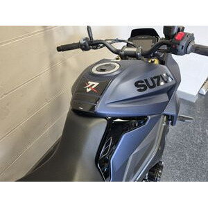 SUZUKI GSXS 1000 Katana click to zoom image