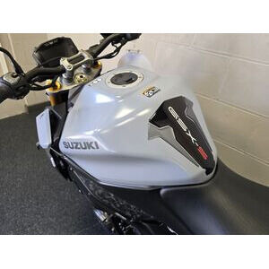 SUZUKI GSX-S 1000 click to zoom image
