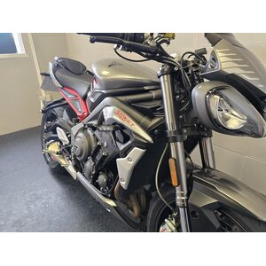 TRIUMPH Triumph Street Triple 765 RS click to zoom image