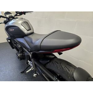 TRIUMPH Trident 660 click to zoom image