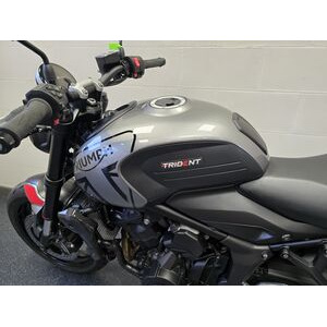 TRIUMPH Trident 660 click to zoom image