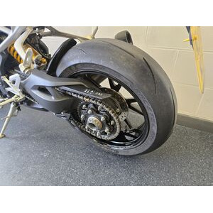 TRIUMPH Speed Triple RS 1200 click to zoom image