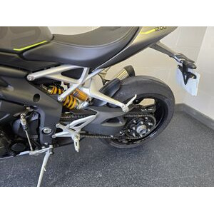 TRIUMPH Speed Triple RS 1200 click to zoom image