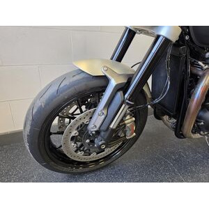 TRIUMPH Speed Twin 1200 click to zoom image