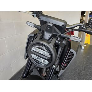 HONDA CB125R click to zoom image