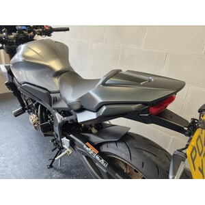 HONDA CB 650 R click to zoom image