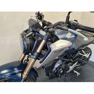 HONDA CB125R - CBF125 click to zoom image