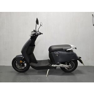 VMOTO CUx Electric Moped click to zoom image