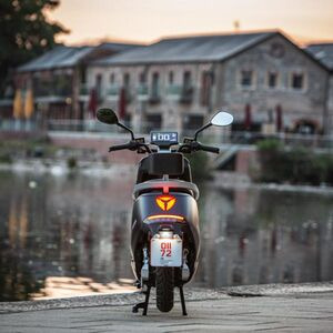 LEXMOTO YADEA G5 Electric Moped click to zoom image